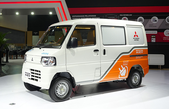 Электрический коммерческий кей-кар./ Фото: mitsubishi-motors.com Электрический коммерческий кей-кар./ Фото: mitsubishi-motors.com