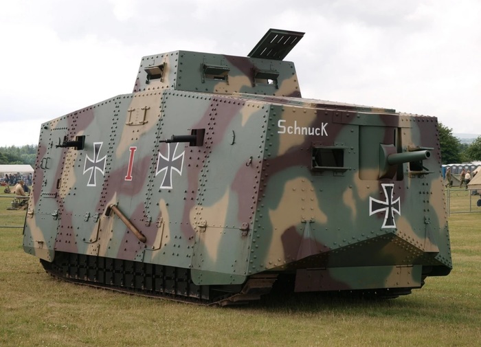Танк времен Первой мировой войны A7V весил около 30 тонн/ Фото: warriors.fandom.com Танк времен Первой мировой войны A7V весил около 30 тонн/ Фото: warriors.fandom.com