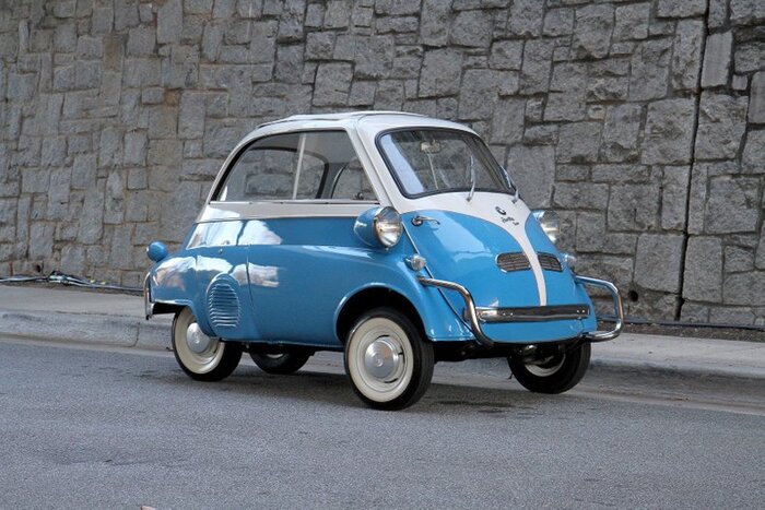 Модель BMW Isetta 1954 года/ Фото: motorcarstudio.com Модель BMW Isetta 1954 года/ Фото: motorcarstudio.com