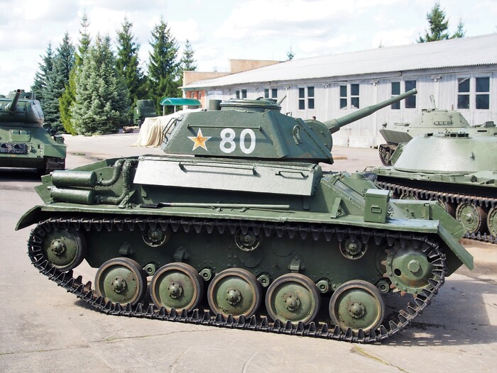 Было выпущено всего 76 единиц танка Т-80/ Фото: wikimedia.org Было выпущено всего 76 единиц танка Т-80/ Фото: wikimedia.org