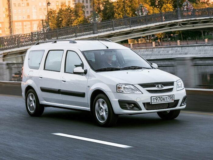 Лада Ларгус имеет багажник объемом около 135 л/ Фото: remontautomobilya.ru Лада Ларгус имеет багажник объемом около 135 л/ Фото: remontautomobilya.ru