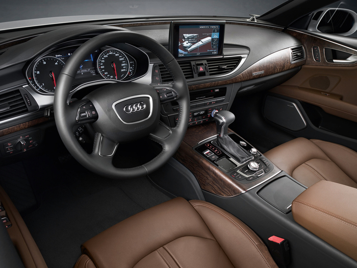 Внутреннее убранство Audi A7 Sportback первого поколения/ Фото: quto.ru Внутреннее убранство Audi A7 Sportback первого поколения/ Фото: quto.ru