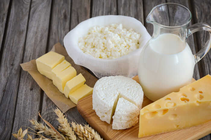 При неперносимости лактозы можно есть некоторые молочные продукты. Фото: unlockfood.ca. При неперносимости лактозы можно есть некоторые молочные продукты. Фото: unlockfood.ca.