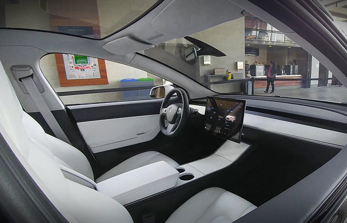 Tesla Model 3 без кнопок./ Фото: drive2.ru Tesla Model 3 без кнопок./ Фото: drive2.ru