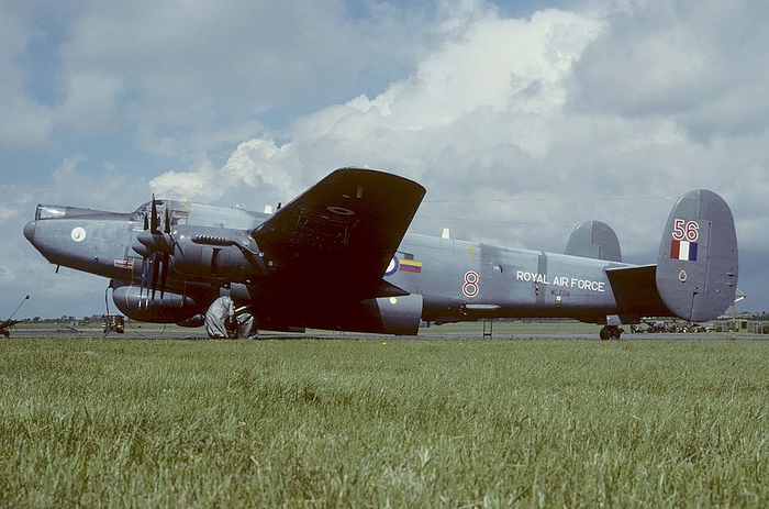 Скорость Avro Shackleton AEW.2 не поднимается выше 480 км в час/ Фото: wikimedia.org Скорость Avro Shackleton AEW.2 не поднимается выше 480 км в час/ Фото: wikimedia.org