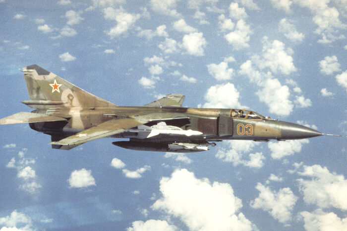 МиГ-23 получил форму крыла изменяемой стреловидности/ Фото: wikimedia.org МиГ-23 получил форму крыла изменяемой стреловидности/ Фото: wikimedia.org