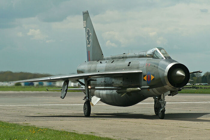 English Electric Lightning мог развить скорость в более чем два Маха/ Фото: wikimedia.org English Electric Lightning мог развить скорость в более чем два Маха/ Фото: wikimedia.org
