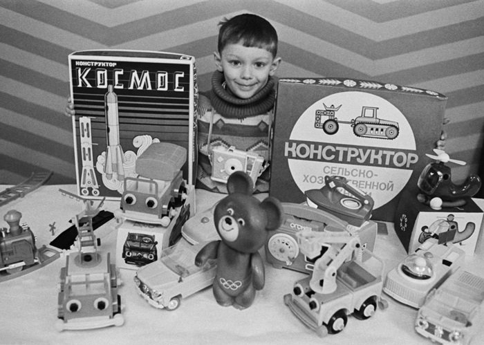 В создании советских игрушек активно участвовали их главные потребители - дети. /Фото: pikabu.ru В создании советских игрушек активно участвовали их главные потребители - дети. /Фото: pikabu.ru