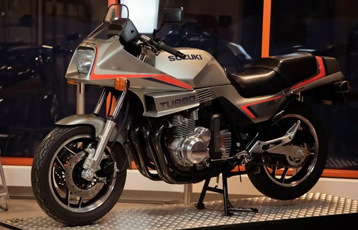 Suzuki XN85 Turbo./ Фото: mavink.com Suzuki XN85 Turbo./ Фото: mavink.com