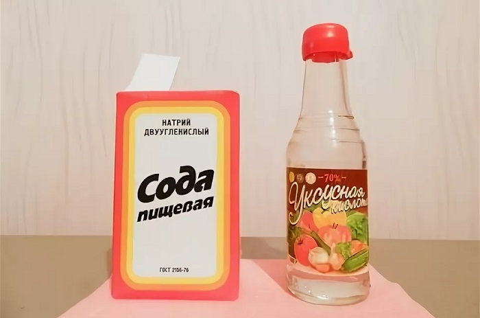 Сода и уксус нейтрализуют друг друга. / Фото: stroyday.ru Сода и уксус нейтрализуют друг друга. / Фото: stroyday.ru