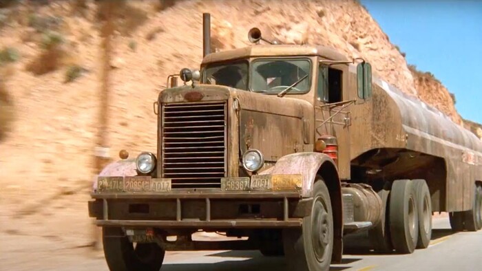 Peterbilt 281 в психологическом триллере «Дуэль»/ Фото: youtube.com Peterbilt 281 в психологическом триллере «Дуэль»/ Фото: youtube.com