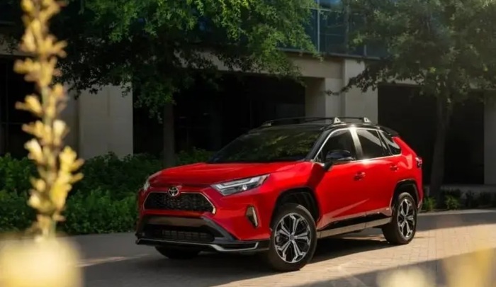 Toyota RAV4 PHEV 2025 года/ Фото: gaztormoz.ru Toyota RAV4 PHEV 2025 года/ Фото: gaztormoz.ru