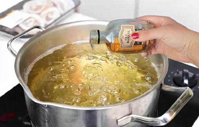 Коньяк усилит вкус супа. / Изображение: дзен-канал technotion
