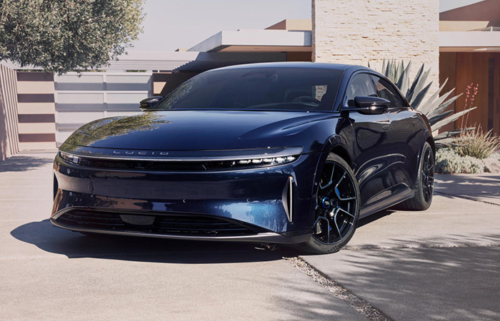 Lucid Air с электросистемой 900 вольт./ Фото: yahoo.com Lucid Air с электросистемой 900 вольт./ Фото: yahoo.com