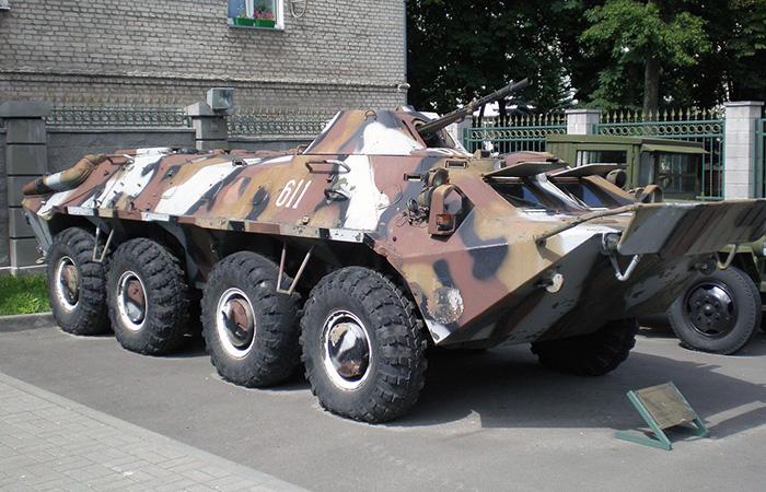 БТР-70 с двумя двигателями ЗМЗ-4905./ Фото: wikipedia.org БТР-70 с двумя двигателями ЗМЗ-4905./ Фото: wikipedia.org