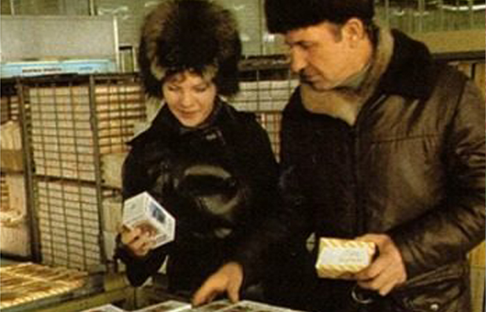 Плиточный чай придумал купец из Сибири/ фото: back-in-ussr.com Плиточный чай придумал купец из Сибири/ фото: back-in-ussr.com