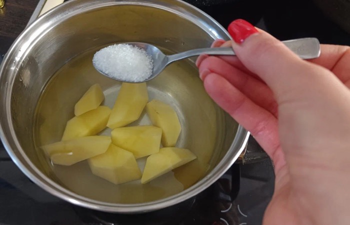 Сахар позволит сохранить форму картофеля! Сахар позволит сохранить форму картофеля!