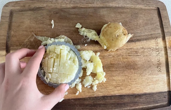 Сетка поможет быстро почистить картофель! Сетка поможет быстро почистить картофель!
