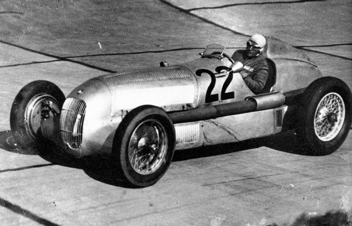 Mercedes w25 Silver arrow./ Фото: pinterest.com Mercedes w25 Silver arrow./ Фото: pinterest.com