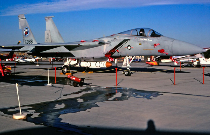 F-15A, снаряжённый ASM-135A./ Фото: flickr.com F-15A, снаряжённый ASM-135A./ Фото: flickr.com
