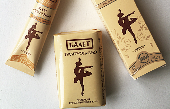 Тональный крем стал настоящим трендом в косметике того времени/ фото: theoldfashioneddaily.com Тональный крем стал настоящим трендом в косметике того времени/ фото: theoldfashioneddaily.com
