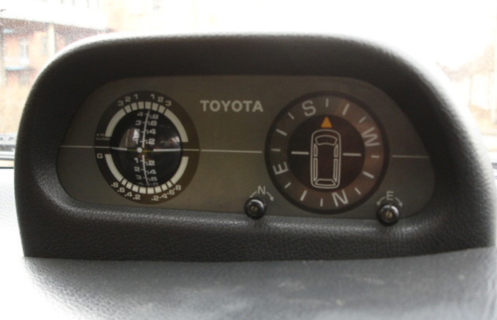 Электронный компас Toyota./ Фото: drive2.ru Электронный компас Toyota./ Фото: drive2.ru