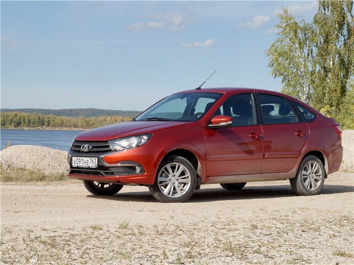 Lada Granta, надежная и хорошо управляемая/ Фото: motorpage.ru Lada Granta, надежная и хорошо управляемая/ Фото: motorpage.ru