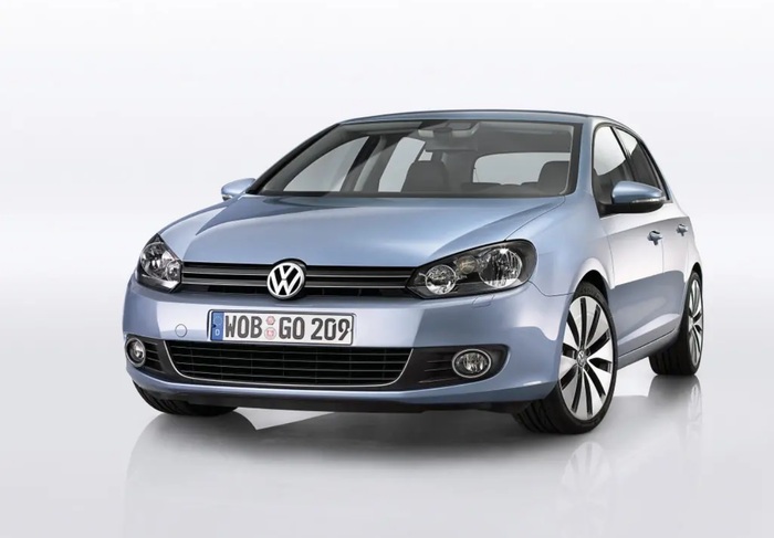 Volkswagen Golf имеет хороший подбор полезных опций и продуманную эргономику/ Фото: drom.ru Volkswagen Golf имеет хороший подбор полезных опций и продуманную эргономику/ Фото: drom.ru