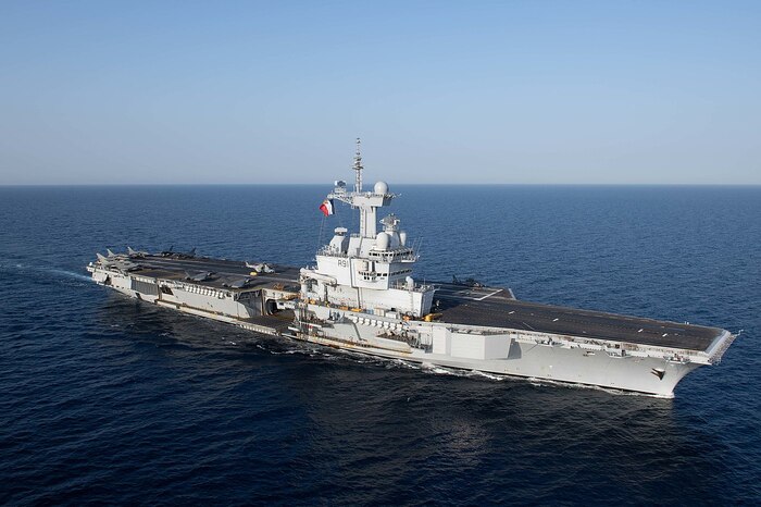 Французский авианосец «Шарль де Голль»/ Фото: wikimedia.org Французский авианосец «Шарль де Голль»/ Фото: wikimedia.org
