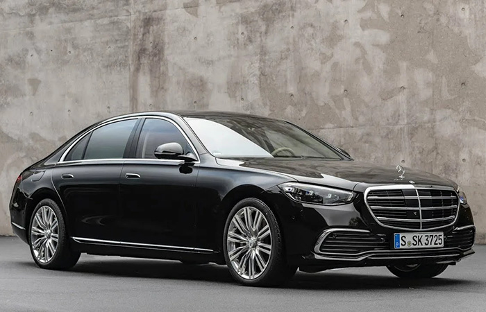 Бензиновый Mercedes-Benz s500 4matic./ Фото: pinimg.com Бензиновый Mercedes-Benz s500 4matic./ Фото: pinimg.com