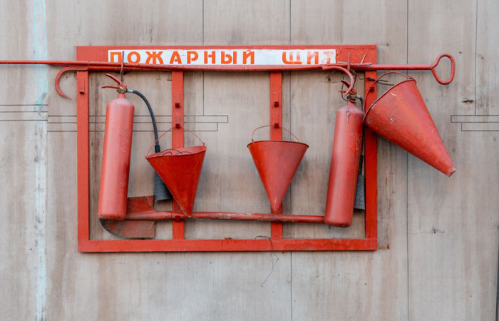 Почему пожарное ведро конической формы/ фото: ustlabinfo.ru Почему пожарное ведро конической формы/ фото: ustlabinfo.ru