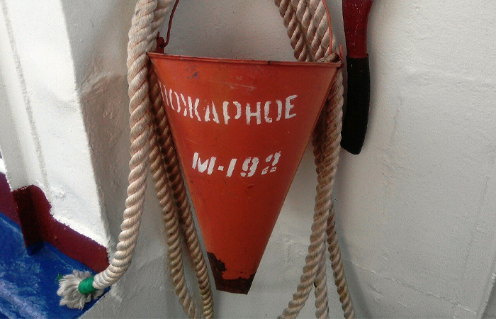 Предполагается, что моряки первые придумали ведра в виде конусов/ фото: drugaya9.livejournal.com Предполагается, что моряки первые придумали ведра в виде конусов/ фото: drugaya9.livejournal.com