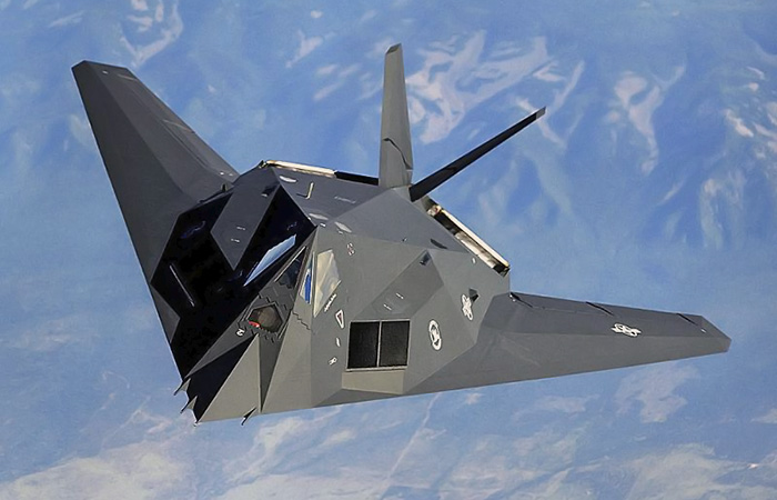 F-117 с уникальным фюзеляжем./ Фото: imgsmail.ru F-117 с уникальным фюзеляжем./ Фото: imgsmail.ru
