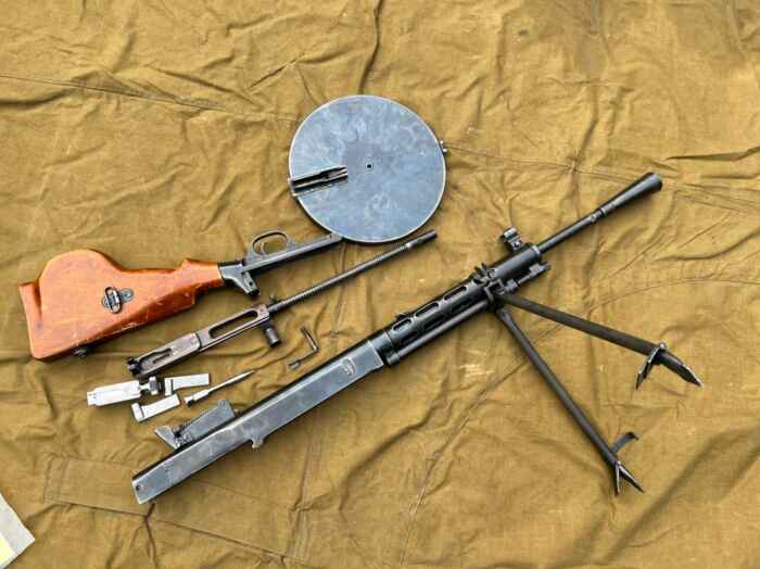 В остальном пулемет простой как огонь. /Фото: forum.guns.ru. В остальном пулемет простой как огонь. /Фото: forum.guns.ru.