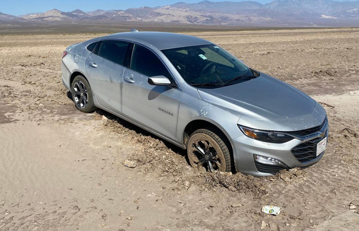 Без блокировок на грунте сложно./ Фото: jalopnik.com Без блокировок на грунте сложно./ Фото: jalopnik.com