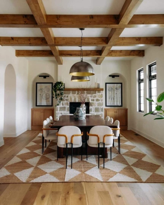 Винтажная мебель привносит свою историю в дизайн интерьера. | Фото: decofond.com. Винтажная мебель привносит свою историю в дизайн интерьера. | Фото: decofond.com.