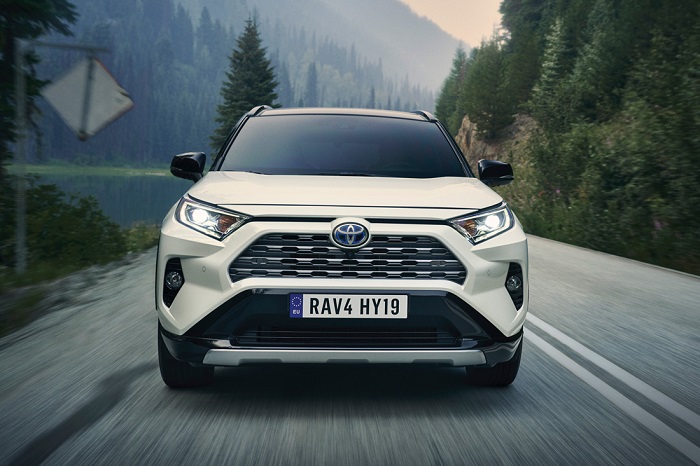 Toyota RAV4, комфортный автомобиль качественной сборки/ Фото: autogoda.ru Toyota RAV4, комфортный автомобиль качественной сборки/ Фото: autogoda.ru