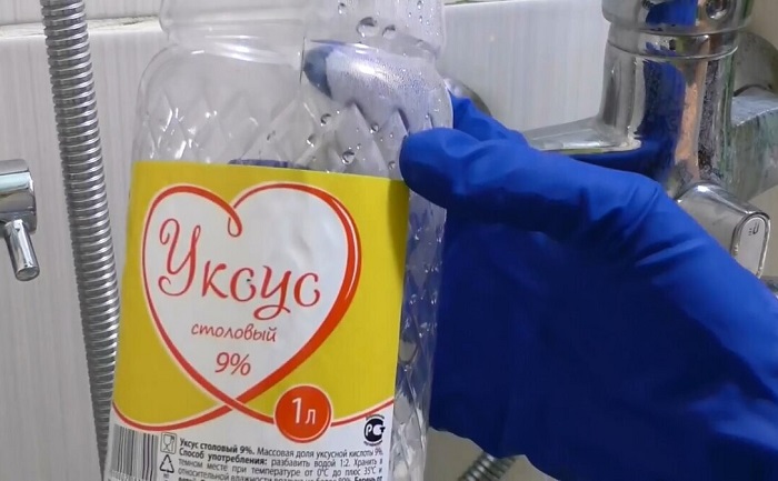 Уксус – эффективное средство против известкового налета. / Фото: dzen.ru Уксус – эффективное средство против известкового налета. / Фото: dzen.ru