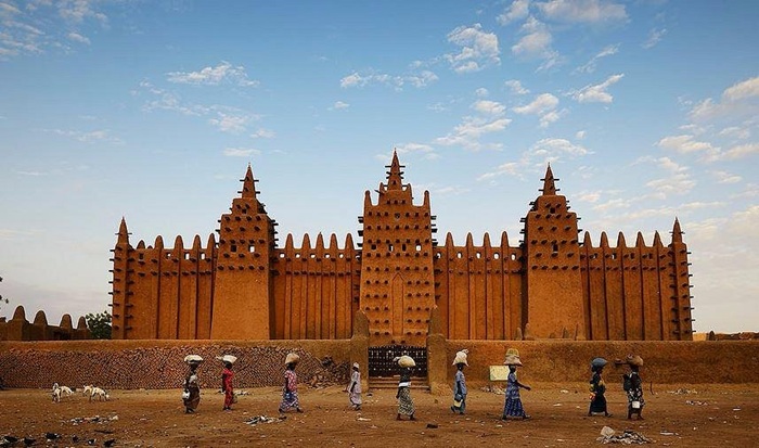 Глиняная мечеть, каких в мире больше нет. /Фото: tripadvisor.ru Глиняная мечеть, каких в мире больше нет. /Фото: tripadvisor.ru