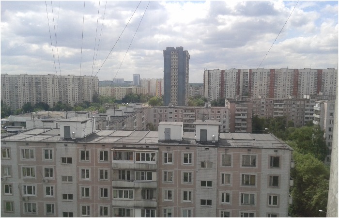 Еще один домик на крыше - на этот раз для обслуживания лифта / Источник: vk.com (Современная типовая архитектура) Еще один домик на крыше - на этот раз для обслуживания лифта / Источник: vk.com (Современная типовая архитектура)