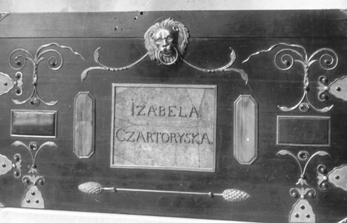 Шкатулка содержала ценные польские реликвии королей/ фото: fishki.net Шкатулка содержала ценные польские реликвии королей/ фото: fishki.net