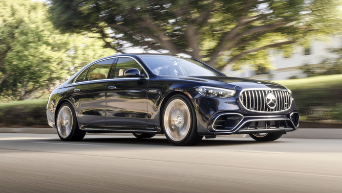 Mercedes-AMG S63 E Performance, инновационный и комфортный/ Фото: topgear.com Mercedes-AMG S63 E Performance, инновационный и комфортный/ Фото: topgear.com