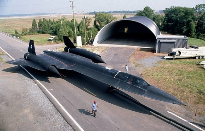 SR-71 Blackbird имеет самый длинный обтекатель./ Фото: pinterest.com SR-71 Blackbird имеет самый длинный обтекатель./ Фото: pinterest.com