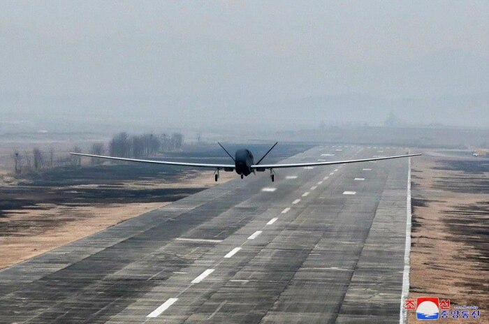 Корейцы наконец сделали свой БПЛА. /Фото: KCNA. Корейцы наконец сделали свой БПЛА. /Фото: KCNA.