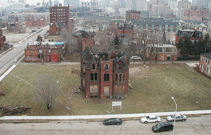 За городом закреплен долг в 20 миллионов долларов. / Фото: ru.pinterest.com За городом закреплен долг в 20 миллионов долларов. / Фото: ru.pinterest.com