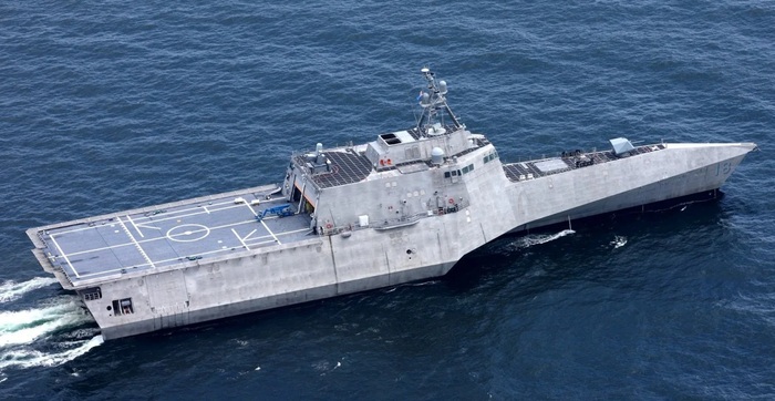 LCS Independence имеет форму тримарана/ Фото: shipshub.com