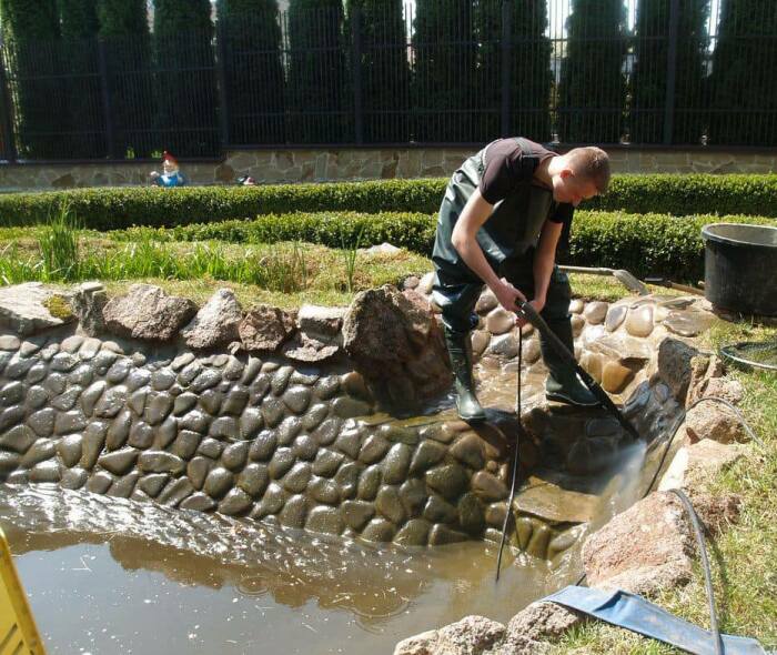 Уборка водоёма /Фото:viimiracula.ru Уборка водоёма /Фото:viimiracula.ru