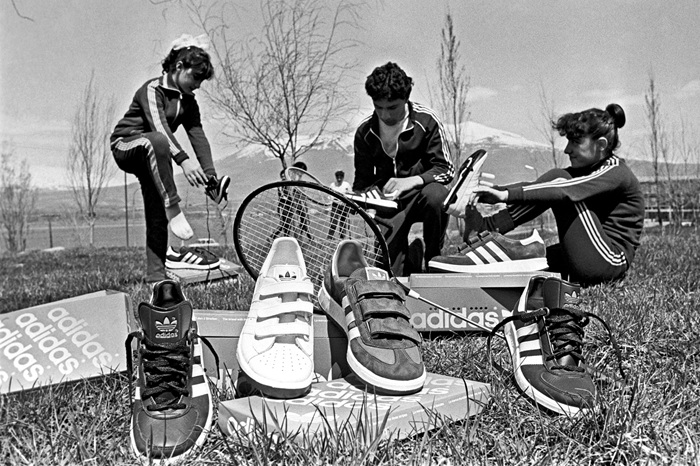 Знаменитые кроссовки, которыми буквально заболели в СССР 1980-х, но достать их было не так-то просто. /Фото: pravilamag.ru Знаменитые кроссовки, которыми буквально заболели в СССР 1980-х, но достать их было не так-то просто. /Фото: pravilamag.ru
