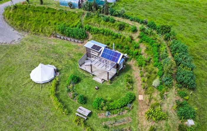 Джеймс и Леони пустили свои корни в живописной местности. | Фото: mypositiveoutlooks.com.