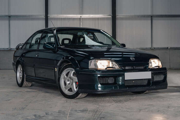 Opel Lotus Omega мог развивать мощность 382 л. с./ Фото: iconicauctioneers.com Opel Lotus Omega мог развивать мощность 382 л. с./ Фото: iconicauctioneers.com